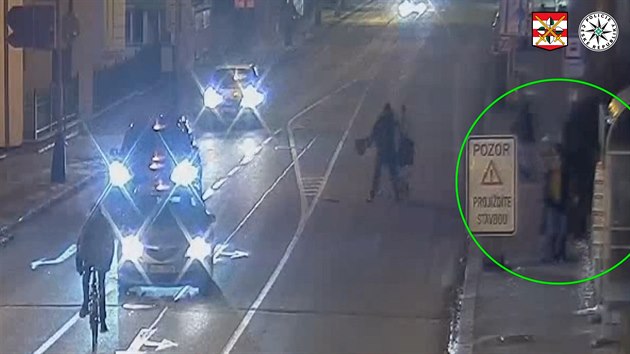 Policisté hledají svědky potyčky na zastávce Policisté hledají svědky potyčky na zastávce