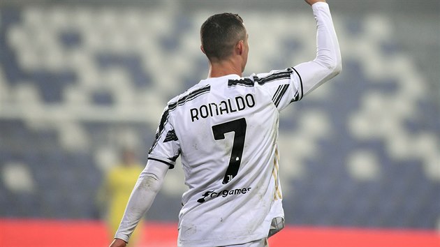 Cristiano Ronaldo slaví gól. Cristiano Ronaldo slaví gól.
