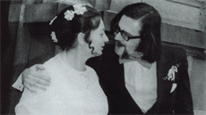 Svatební fotografie Ivanky a Martina Hyblerových, Dobany, 8. ledna 1977