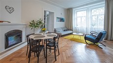 Na neutrálním základu vynikají akcenty – repasované parkety, dvoukřídlé dveře... Na neutrálním základu vynikají akcenty – repasované parkety, dvoukřídlé dveře...