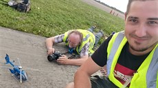 Brněnský modelář Lukáš Hrubeš se svým modelem policejního záchranářského... Brněnský modelář Lukáš Hrubeš se svým modelem policejního záchranářského...