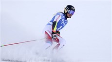 Lara Gutová-Behramiová v cíli obího slalomu v Kronplatzu.