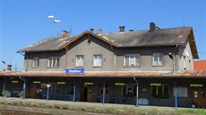 Vzlínající vlhkost poškodila vnitřní omítky i fasádu a střecha byla na hranici... Vzlínající vlhkost poškodila vnitřní omítky i fasádu a střecha byla na hranici...