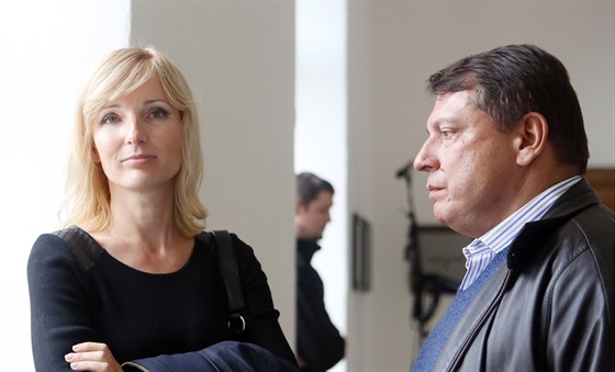 Petra Paroubková a Jií Paroubek u soudu (Praha, 7. srpna 2013)