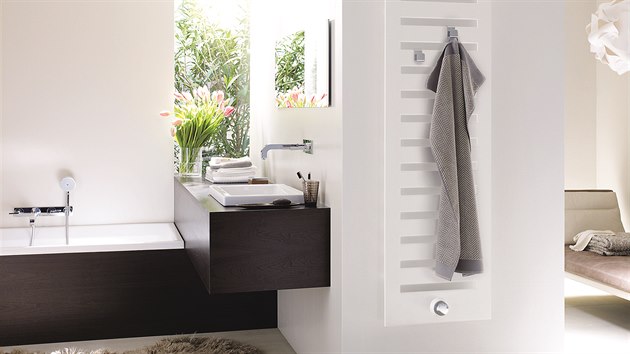 Rafinovan een nabz zdnliv prost tvar koupelnovho raditoru Metropolitan Bar. Otopn tleso disponuje integrovanm ventilem, k dispozici jsou rovn nerezov vky.