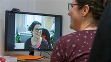 Psychoterapeutka Tereza Chodlová v době pandemie komunikuje s klienty online. Psychoterapeutka Tereza Chodlová v době pandemie komunikuje s klienty online.