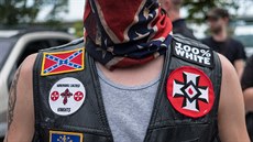 Členové rasistické organizace Ku Klux Klan demonstrují v Madisonu v americkém... Členové rasistické organizace Ku Klux Klan demonstrují v Madisonu v americkém...