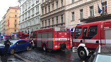 V jednom z bytových domů v Tyršově ulici chytla kuchyně. Záchranka do nemocnice... V jednom z bytových domů v Tyršově ulici chytla kuchyně. Záchranka do nemocnice...