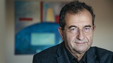 Prof. MUDr. Cyril Höschl, DrSc., FRCPsych. Prof. MUDr. Cyril Höschl, DrSc., FRCPsych.