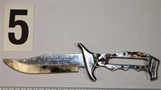 Po loupeži v ivančické drogerii pachatel své oblečení, batoh i nůž ukryl na... Po loupeži v ivančické drogerii pachatel své oblečení, batoh i nůž ukryl na...