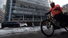 Toto newyorské sídlo významného deníku The New York Times musel Donald McNeil... Toto newyorské sídlo významného deníku The New York Times musel Donald McNeil...
