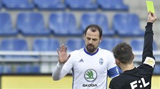 Boleslavský Marek Matějovský se omlouvá a od sudího Alexe Deneva vidí žlutou... Boleslavský Marek Matějovský se omlouvá a od sudího Alexe Deneva vidí žlutou...