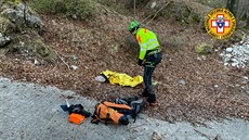 Záchranáři ve čtvrtek objevili muže, který se ztratil při výletu do Alp. Ital... Záchranáři ve čtvrtek objevili muže, který se ztratil při výletu do Alp. Ital...