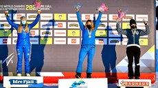 Charlotte Bankesová (uprostřed), Michela Moioliová (vlevo) a Eva Samková -... Charlotte Bankesová (uprostřed), Michela Moioliová (vlevo) a Eva Samková -...