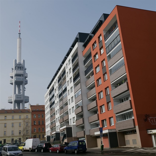 <p>Velice zdařila rekonstrukce paneláku na pražském Žižkově v ulici Ondříčkova.</p>