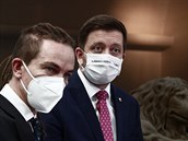 Zleva předseda Pirátů Ivan Bartoš a předseda STAN Vít Rakušan. Poslanecká... Zleva předseda Pirátů Ivan Bartoš a předseda STAN Vít Rakušan. Poslanecká...