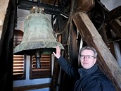 Tři stovky let starý dřevohostický zvon kvůli prasklině zvonil naposledy v roce... Tři stovky let starý dřevohostický zvon kvůli prasklině zvonil naposledy v roce...