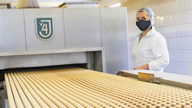 Základem výrobního portfolia pardubické továrny stále zůstává melta, důležitá je výroba piškotů, octa, kakaa nebo hořčice.