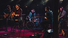 Muzikanti z liberecké kapely Potomek na koncertech hrát nemohou, dali se tak do... Muzikanti z liberecké kapely Potomek na koncertech hrát nemohou, dali se tak do...