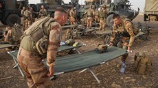 Těžká mise. Francouzští vojáci chystají další operaci v Mali. Těžká mise. Francouzští vojáci chystají další operaci v Mali.