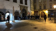 Zavřené nezavřené restaurace. Jak vypadá zapovězený společenský život? Rozhánění nelegální párty. Policie v lednu zasahovala na večírku v domě v... | na serveru Lidovky.cz | aktuální zprávy