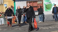 Horníci z Dolu Darkov po pondělní směně. (22.2.2021) Horníci z Dolu Darkov po pondělní směně. (22.2.2021)