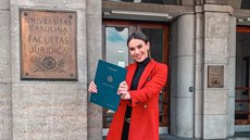 eská Miss 2019 Barbora Hodaová úspn odpromovala na Právnické fakult...