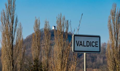 Místo přírody betonové zdi s ostnatým drátem. Obyvatelé Valdic v uzávěře trpí Zebín je oblíbeným cílem výletů, za současných vládních omezení tam Valdičtí... | na serveru Lidovky.cz | aktuální zprávy