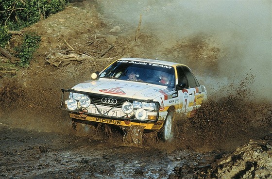 Hannu Mikkola vítzí na Safari Rally s Audi 200 quattro v roce 1987.