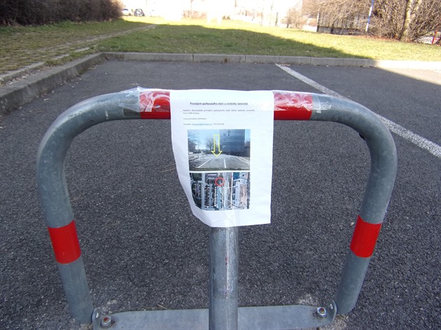 <p>Inzerát na parkovací stání.</p>