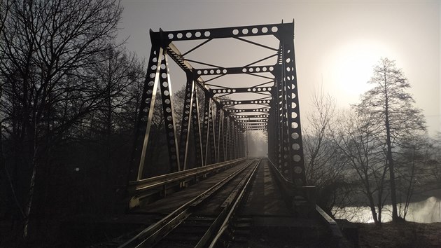 Most přes Sázavu na trati na Pardubice byl v Havlíčkově Brodě naposledy položen... Most přes Sázavu na trati na Pardubice byl v Havlíčkově Brodě naposledy položen...