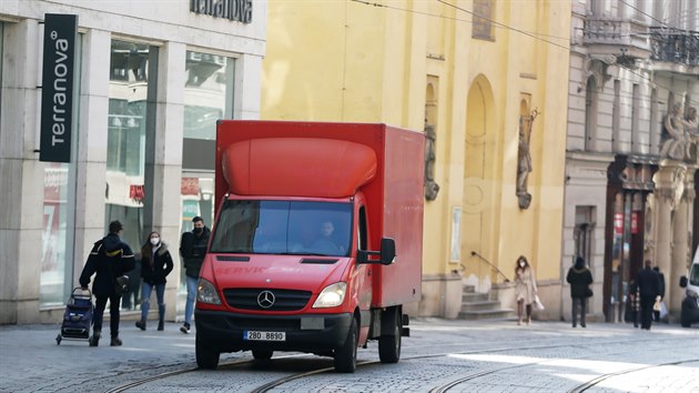 Veden Brna dl pitvrzuje v regulaci vjezd do historickho centra vymezen ulicemi Husova, Ndran, Kolit a Moravsk nmst. Za velk auta se bude muset platit.