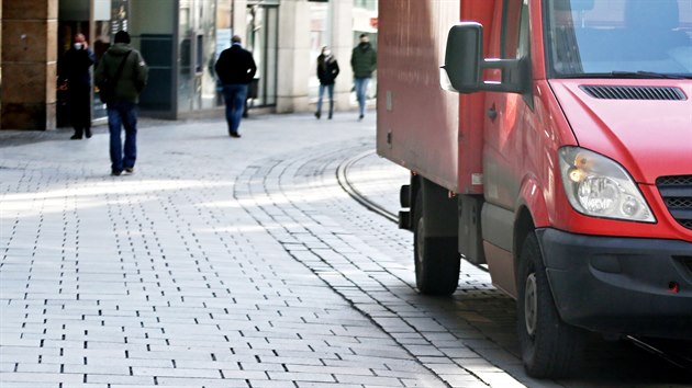 Veden Brna dl pitvrzuje v regulaci vjezd do historickho centra vymezen ulicemi Husova, Ndran, Kolit a Moravsk nmst. Za velk auta se bude muset platit.