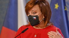 Ministryně financí Alena Schillerová hovoří na tiskové konferenci po jednání... Ministryně financí Alena Schillerová hovoří na tiskové konferenci po jednání...