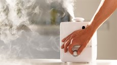 Suchý vzduch způsobuje také časté svrbění, únavu, zarudlost a pálení očí. Suchý vzduch způsobuje také časté svrbění, únavu, zarudlost a pálení očí.