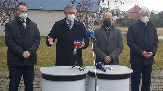 Lídři moravskoslezské krajské koalice (zleva): 1. náměstek Jakub Unucka (ODS),... Lídři moravskoslezské krajské koalice (zleva): 1. náměstek Jakub Unucka (ODS),...