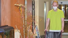 Ondřej Ulrich na podzim nastoupil jako dobrovolník do domově seniorů v Ústí nad... Ondřej Ulrich na podzim nastoupil jako dobrovolník do domově seniorů v Ústí nad...
