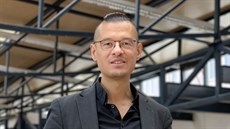 Děkan Fakulty umění a architektury Technické univerzity v Liberci Osamu Okamura... Děkan Fakulty umění a architektury Technické univerzity v Liberci Osamu Okamura...
