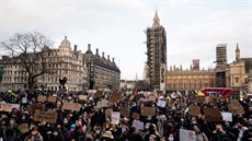 Demonstrace proti sexuálnímu násilí a návrhu zákona, který by dal britské...