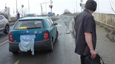Policie zastavila auto bez státní poznávací značky. Řidič byl pod vlivem... Policie zastavila auto bez státní poznávací značky. Řidič byl pod vlivem...