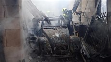 Požár garáže a kotelny ve Střílkách na Kroměřížsku, při němž shořel majiteli... Požár garáže a kotelny ve Střílkách na Kroměřížsku, při němž shořel majiteli...