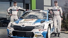 Jan Kopecký (vpravo) a jeho spolujezdec Jan Hloušek představili vůz Škoda Fabia... Jan Kopecký (vpravo) a jeho spolujezdec Jan Hloušek představili vůz Škoda Fabia...