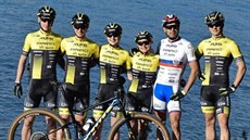Cyklisté ze stáje Expres CZ Tufo Kolín se usadili v Turecku. Cyklisté ze stáje Expres CZ Tufo Kolín se usadili v Turecku.