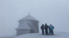 Na vrchol Sněžky chodí hlavně Poláci, nouzový stav na české straně to dovoluje... Na vrchol Sněžky chodí hlavně Poláci, nouzový stav na české straně to dovoluje...