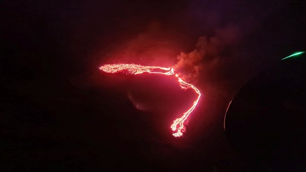 Leteck zbry po erupci vulknu Fagradalsfjall nedaleko Reykjavku na Islandu. (20 bezna 2021)