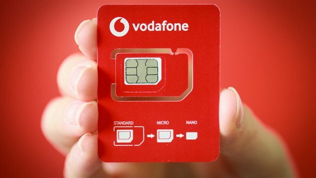 Vodafone zmenil plastov nosi SIM na polovinu pvodn rozmru velikosti platebn karty.
