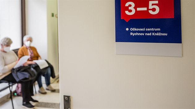 Společenské centrum v Rychnově nad Kněžnou se proměnilo v očkovací centrum (23. 3. 2021).