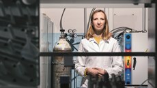 Vladimíra Petráková, Odbornice na nanotechnologie, držitelka prestižní prémie... Vladimíra Petráková, Odbornice na nanotechnologie, držitelka prestižní prémie...