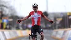 DOKÁZAL TO. Kasper Asgreen se raduje z vítězství v závodě E3 Saxo Bank Classic. DOKÁZAL TO. Kasper Asgreen se raduje z vítězství v závodě E3 Saxo Bank Classic.