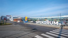 Po dvou letech se znovu otevřel obchodní dům Spektrum. Po dvou letech se znovu otevřel obchodní dům Spektrum.